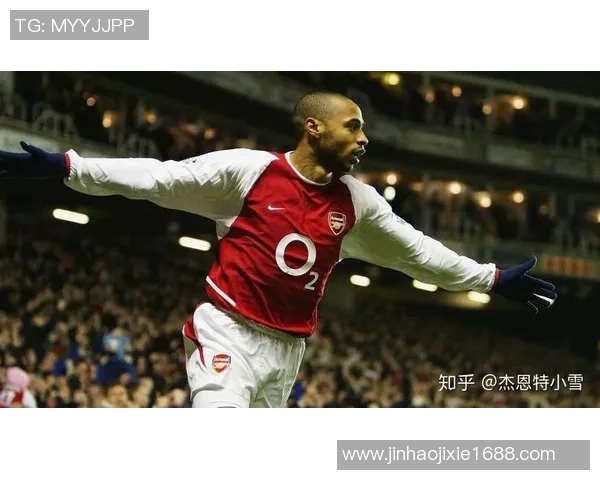 天下足球星光璀璨无数却依然不问前行者辛勤足迹